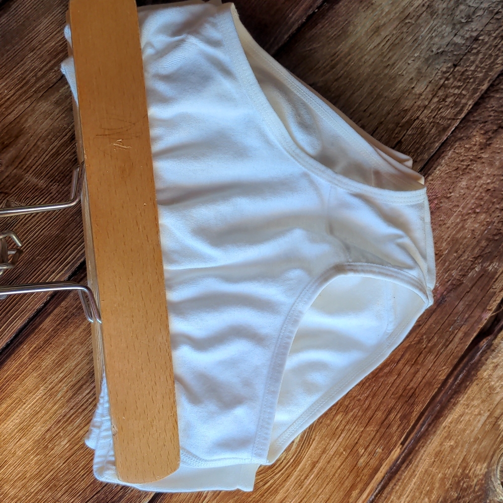 Nest 3 pairs organic cotton briefs size 4-5